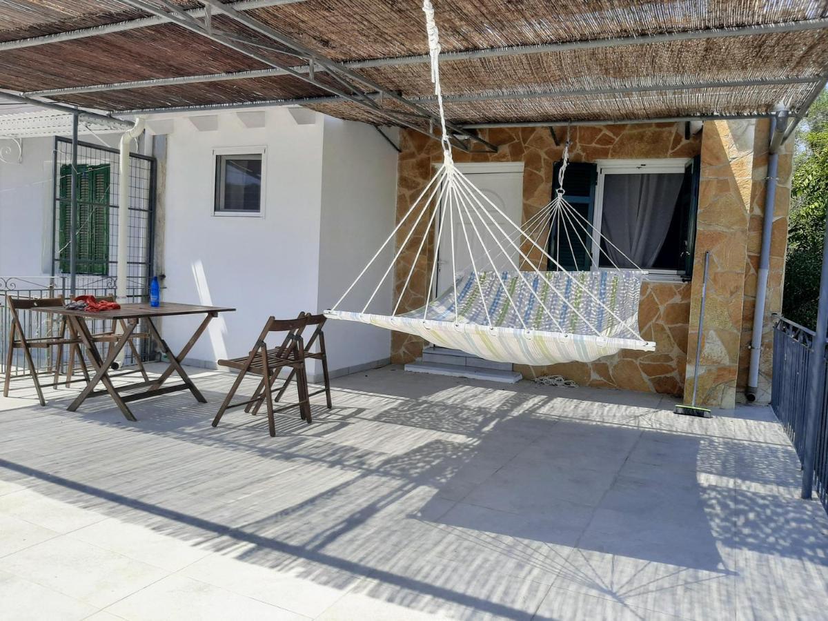 Villa Aspros - Traditionell, Ruhig Und Strandnah 라이아페이즈 외부 사진