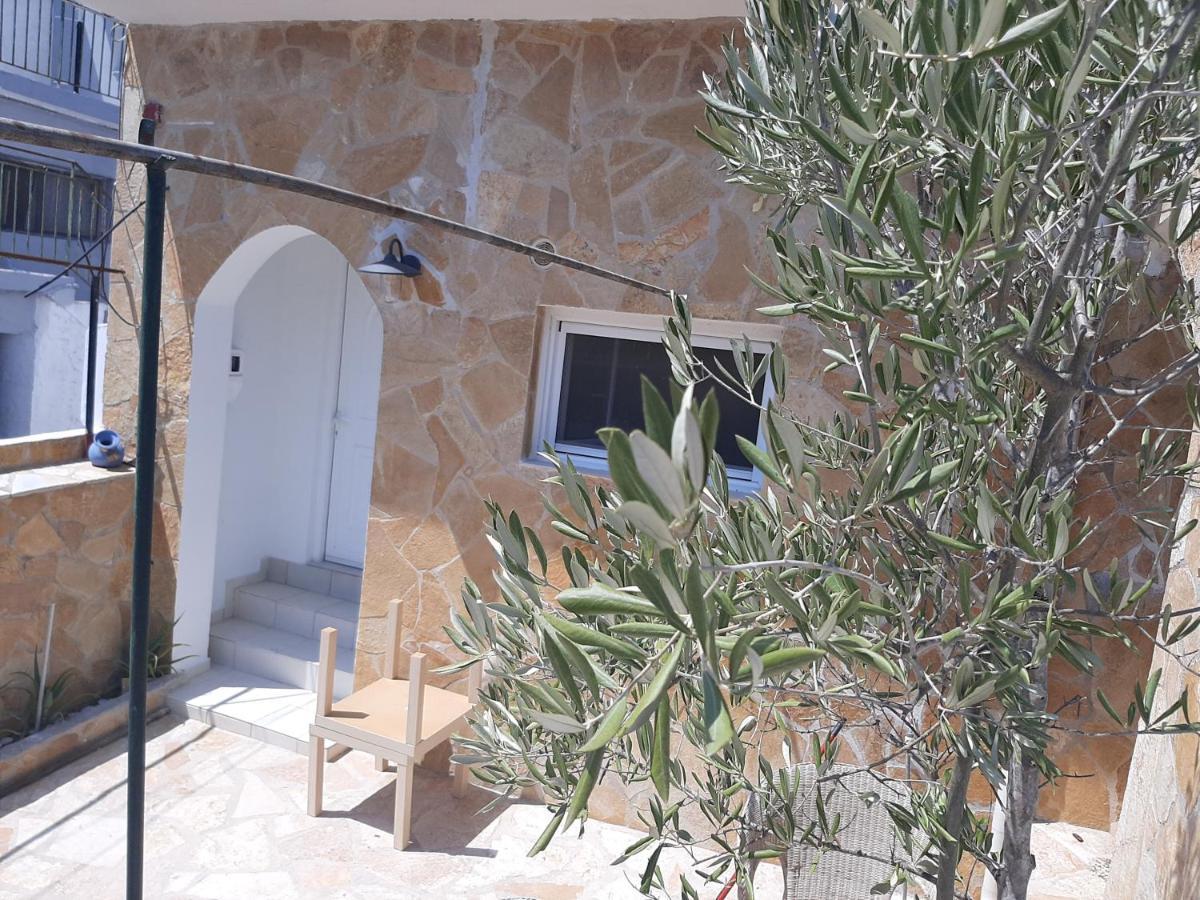 Villa Aspros - Traditionell, Ruhig Und Strandnah 라이아페이즈 외부 사진