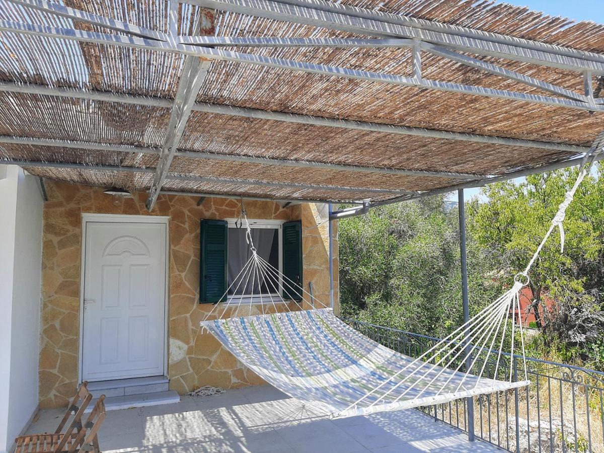 Villa Aspros - Traditionell, Ruhig Und Strandnah 라이아페이즈 외부 사진