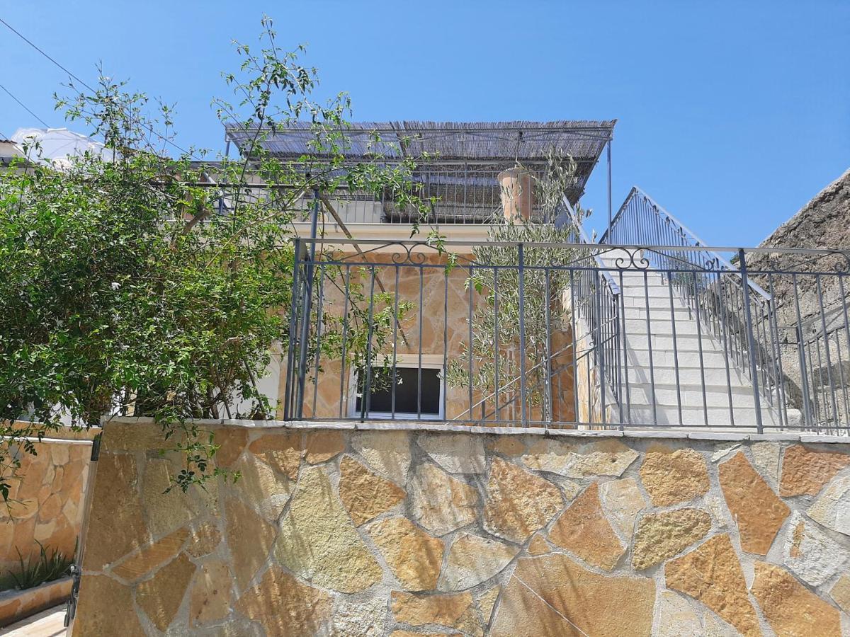 Villa Aspros - Traditionell, Ruhig Und Strandnah 라이아페이즈 외부 사진