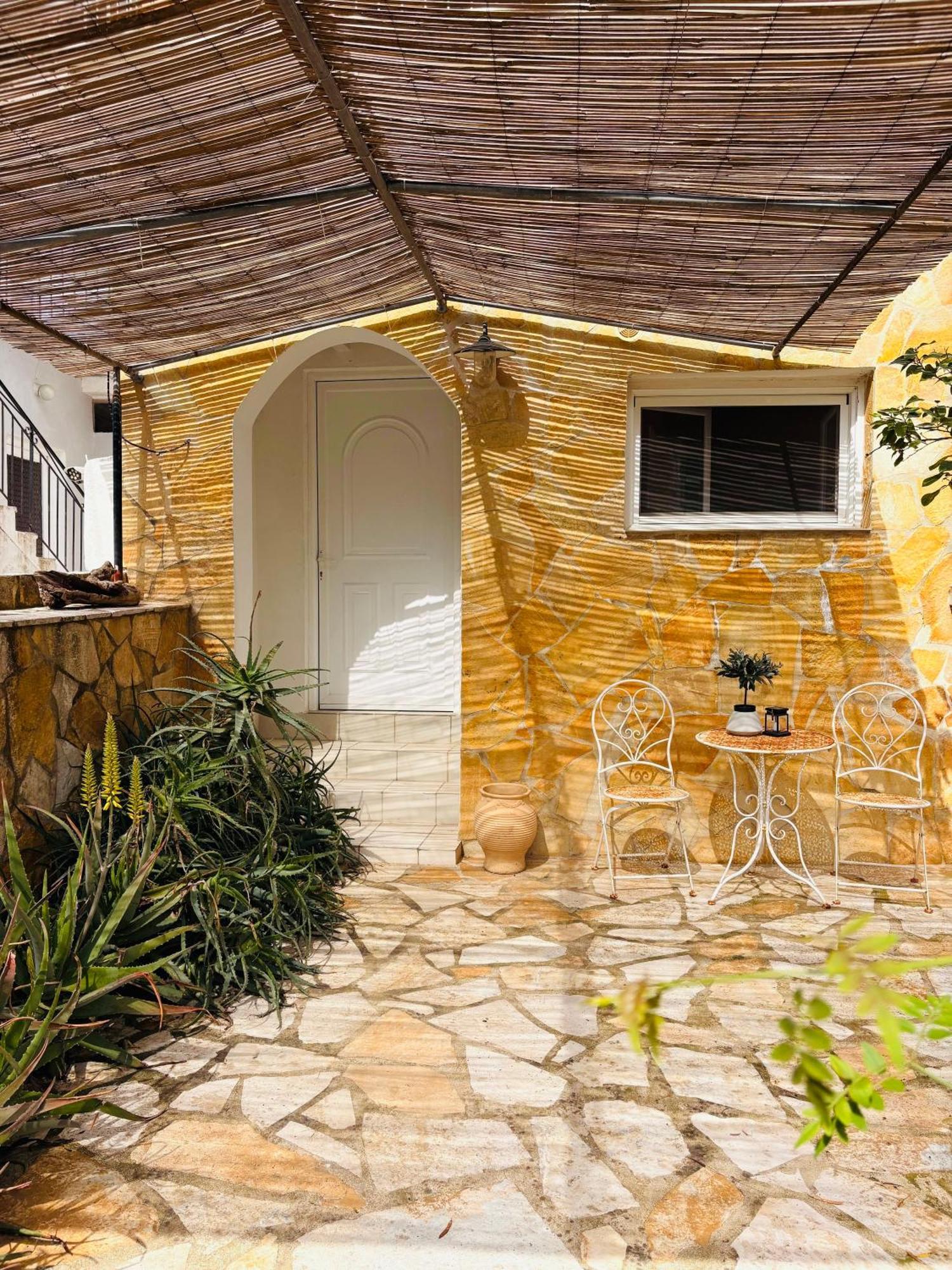 Villa Aspros - Traditionell, Ruhig Und Strandnah 라이아페이즈 외부 사진